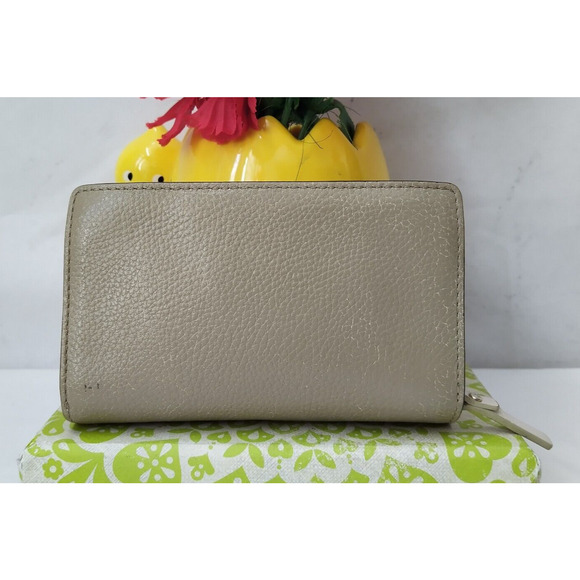 Kate Spade New York Gray Leather Credit Card ID Window Bifold Wallet - Picture 2 of 15